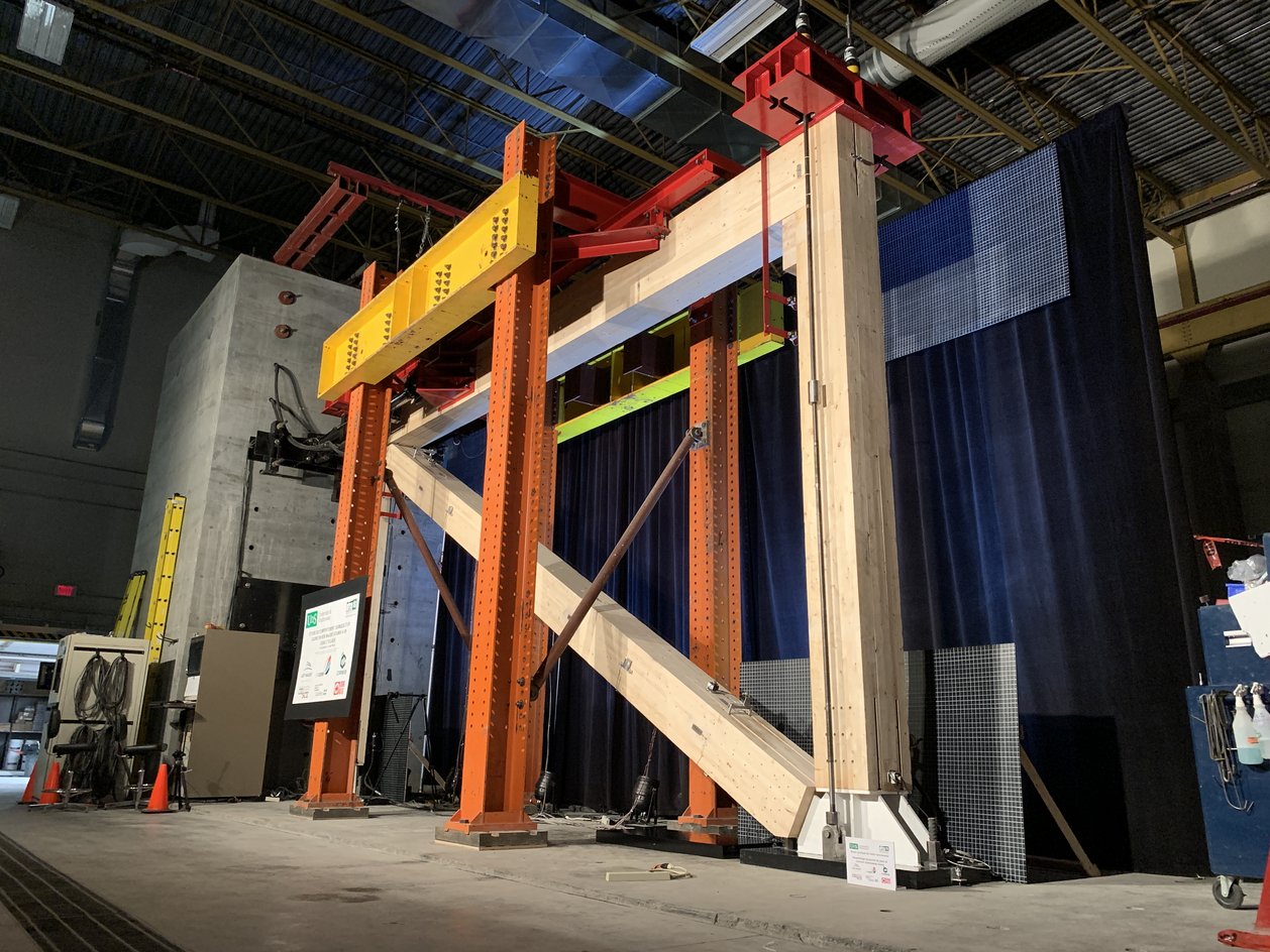 Test on a 5 m × 8 m timber frame