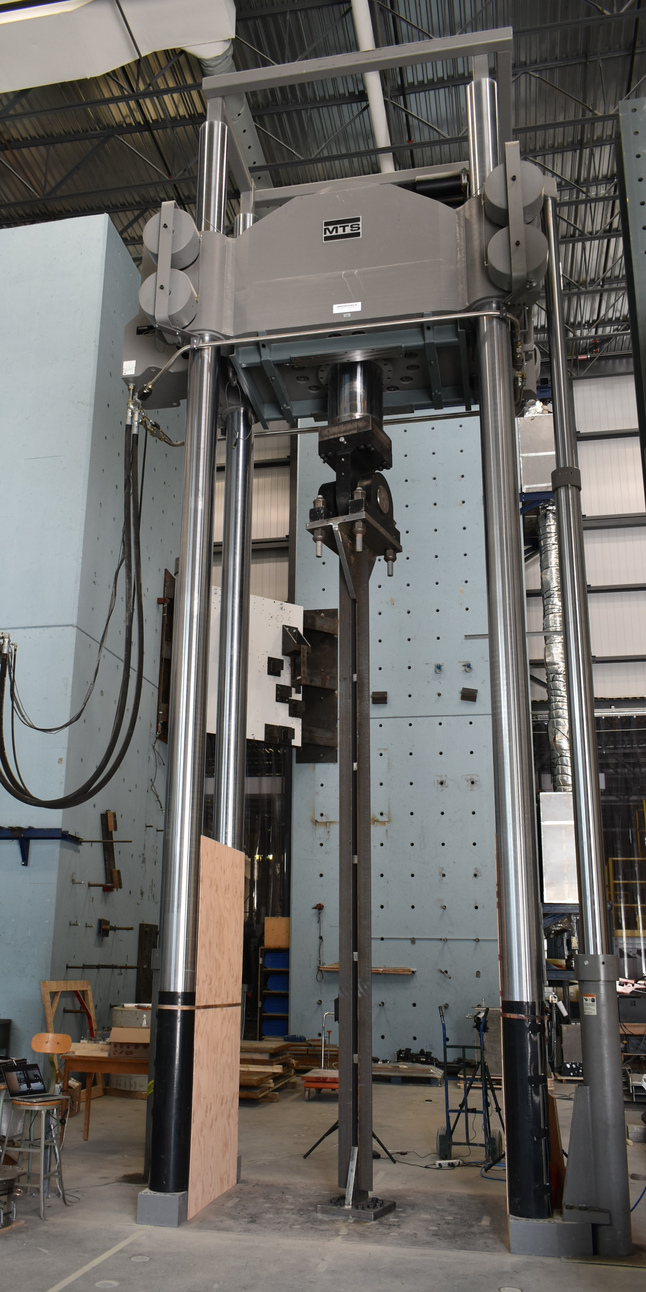 Mega Press (11.4 MN tension–compression capacity)